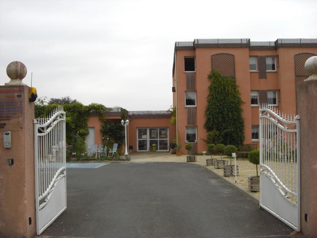Hotel Au Sans Souci Chinon Exterior photo